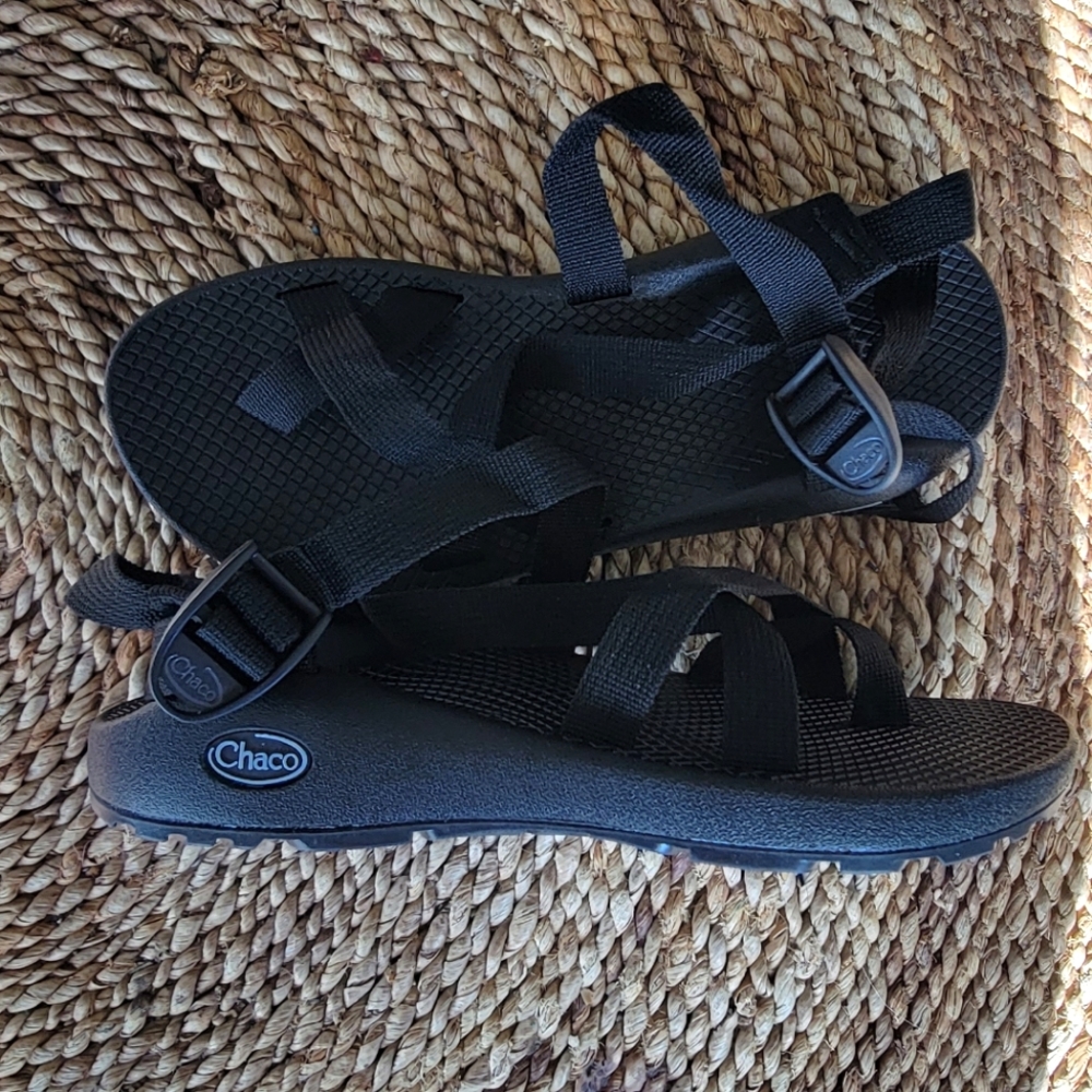 NEW Chaco Z/2 Classic Black Sandals sz 9
